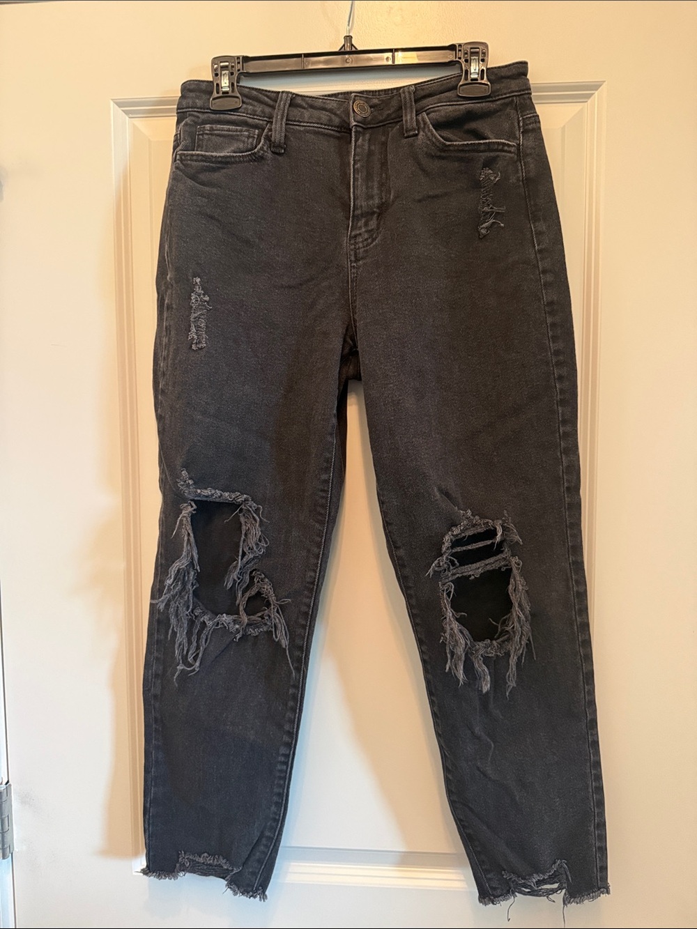 Black High-Rise Women’s Jeans